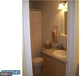 20 Emandan Lane Hockessin, DE 19707 - Photo 9 of 12 Bathroom