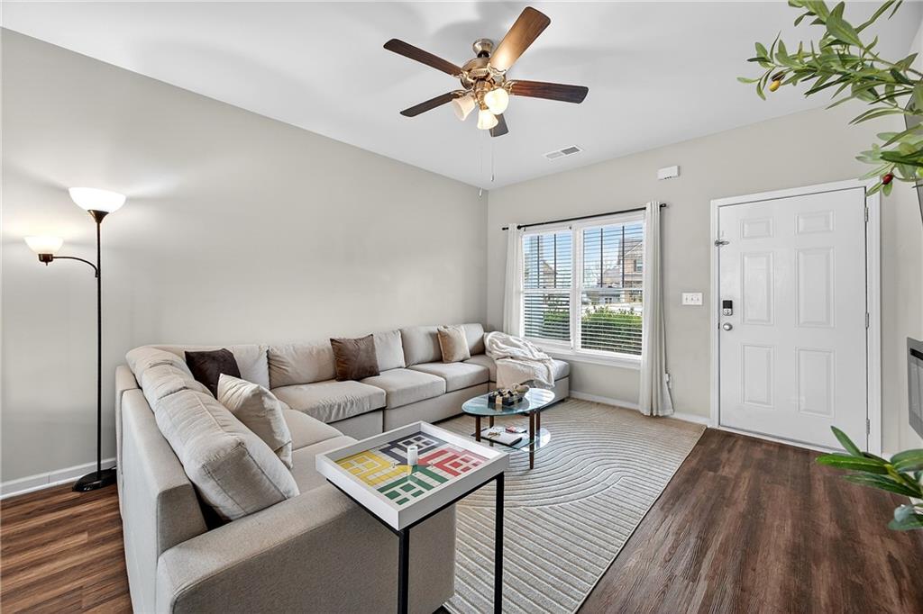 11061 Shadow Court Hampton, GA 30228 - Photo 5 of 24