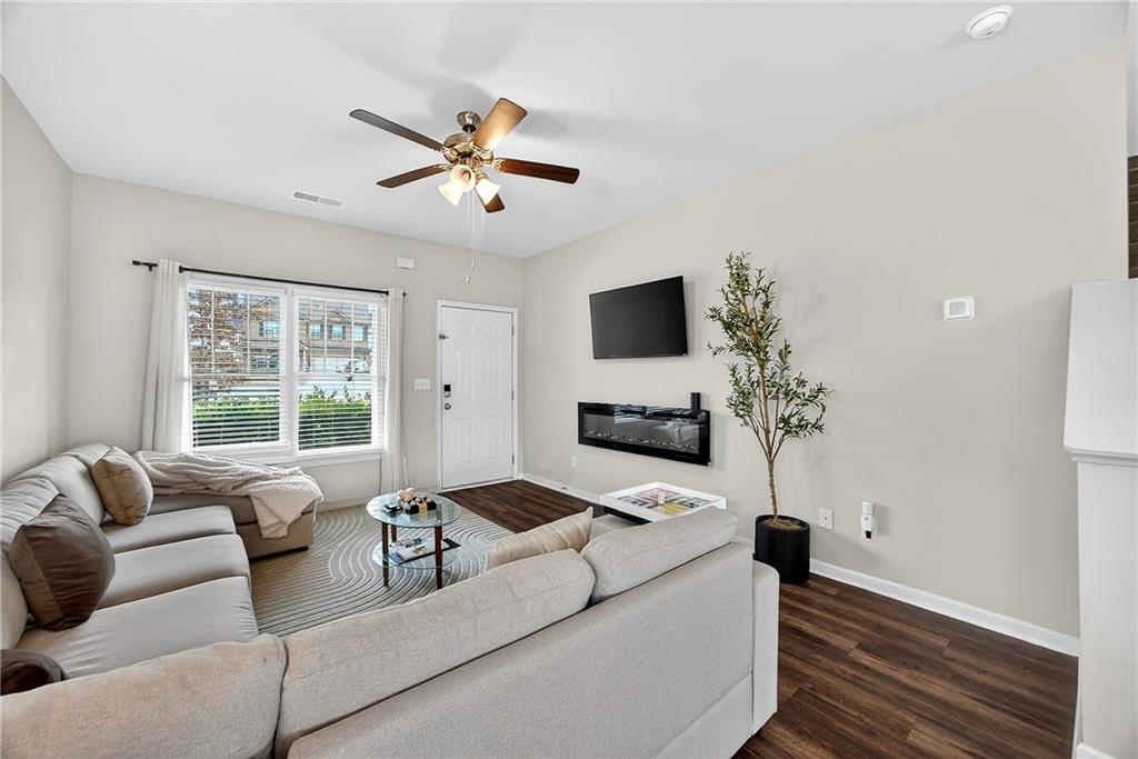 11061 Shadow Court Hampton, GA 30228 - Photo 6 of 24