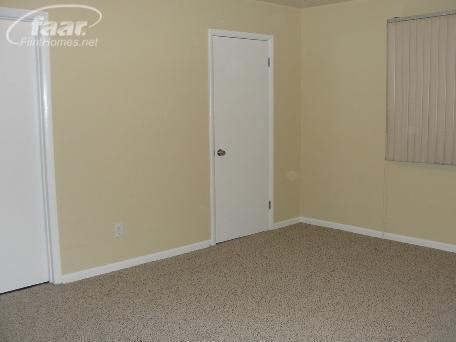 3383 South Dye Road Flint, MI 48507 - Photo 7 of 8 20152870-6.JPG