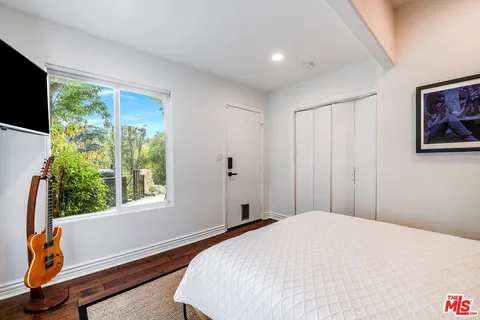 $1,795,000 | 3261 North Knoll Drive, Los Angeles, CA 90068