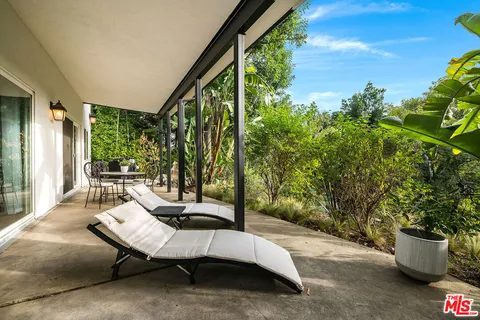 $1,795,000 | 3261 North Knoll Drive, Los Angeles, CA 90068