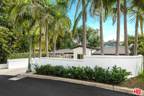 $1,795,000 | 3261 North Knoll Drive, Los Angeles, CA 90068