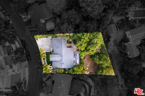 $1,795,000 | 3261 North Knoll Drive, Los Angeles, CA 90068