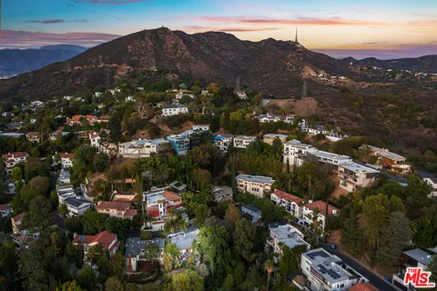 $1,795,000 | 3261 North Knoll Drive, Los Angeles, CA 90068