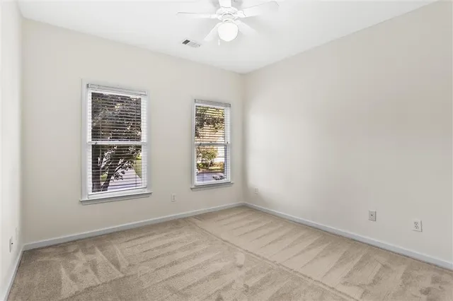 a view of entryway with a garden