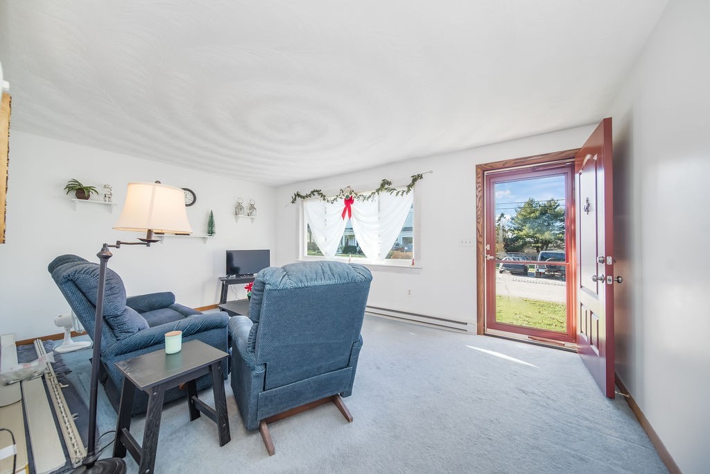 8 Starboard Avenue Jamestown, RI 02835 - Photo 14 of 22 SUNNY & BRIGHT