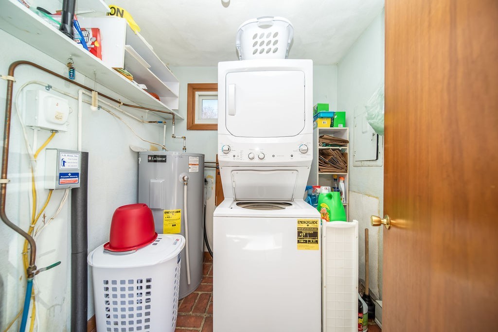 8 Starboard Avenue Jamestown, RI 02835 - Photo 21 of 22 WASHER DRYER COMBO
