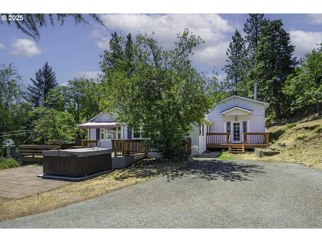 $525,000 | 681 Liberty Street, Ashland, OR 97520