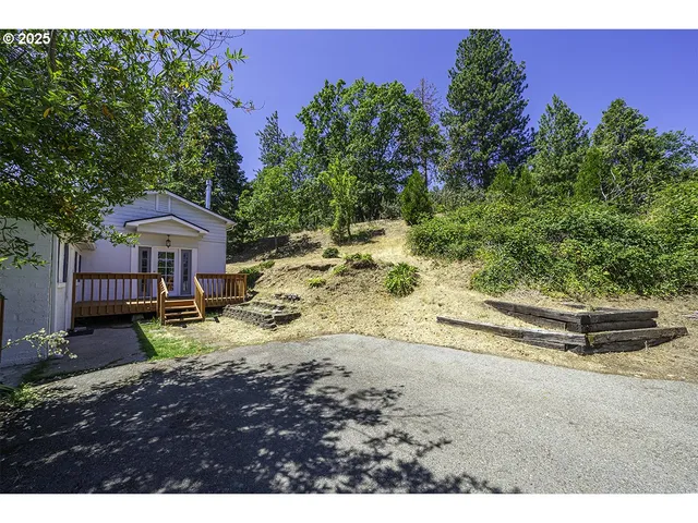 $525,000 | 681 Liberty Street, Ashland, OR 97520