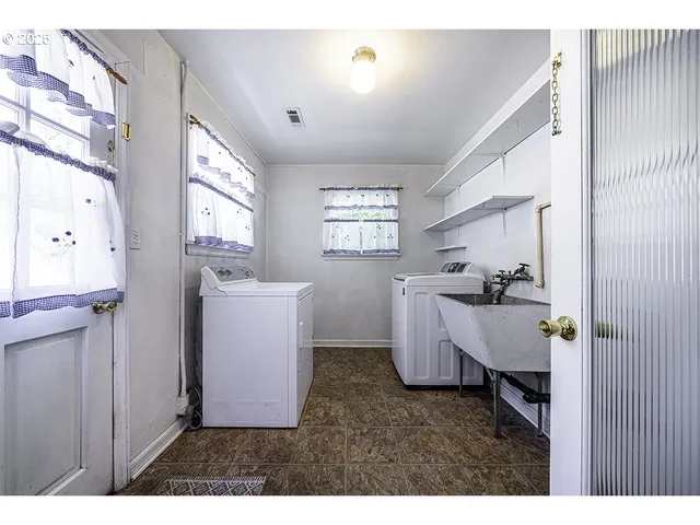 $525,000 | 681 Liberty Street, Ashland, OR 97520