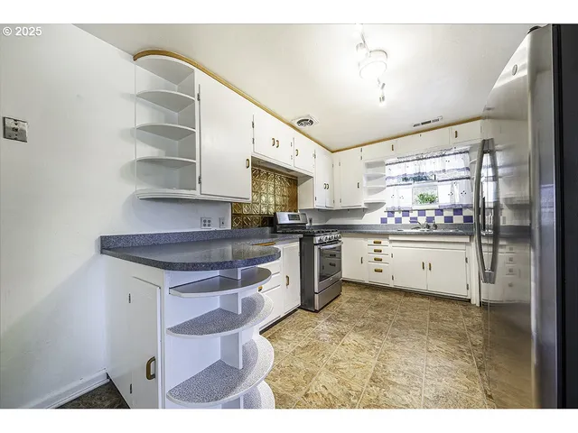 $525,000 | 681 Liberty Street, Ashland, OR 97520