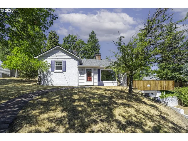 $525,000 | 681 Liberty Street, Ashland, OR 97520