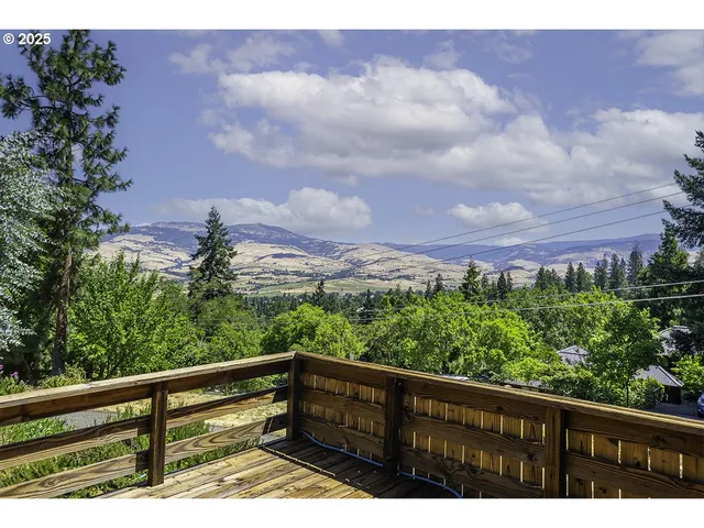 $525,000 | 681 Liberty Street, Ashland, OR 97520