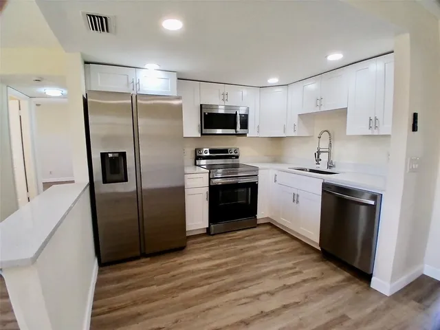 $2,150 | 4131 Oak Terrace Drive, Unit 4131, Greenacres, FL 33463