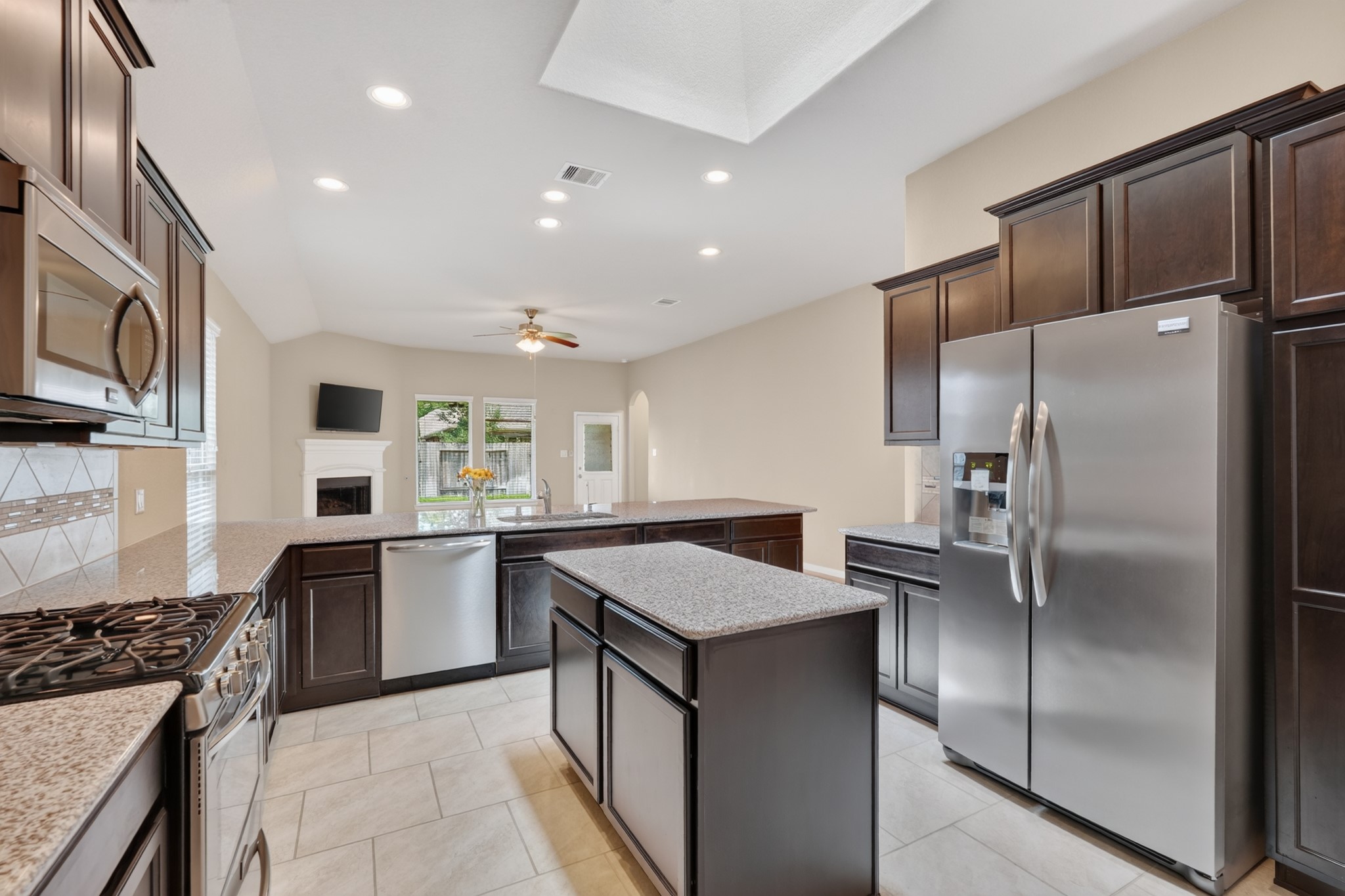 5414 Claymore Meadow Lane Spring, TX 77389 - Photo 15 of 35 Beautiful Entertaining Kitchen.