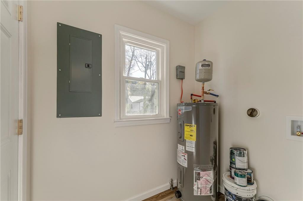 535 1st Street Northeast Rome, GA 30161 - Photo 22 of 34 a view of an entryway with wooden floor