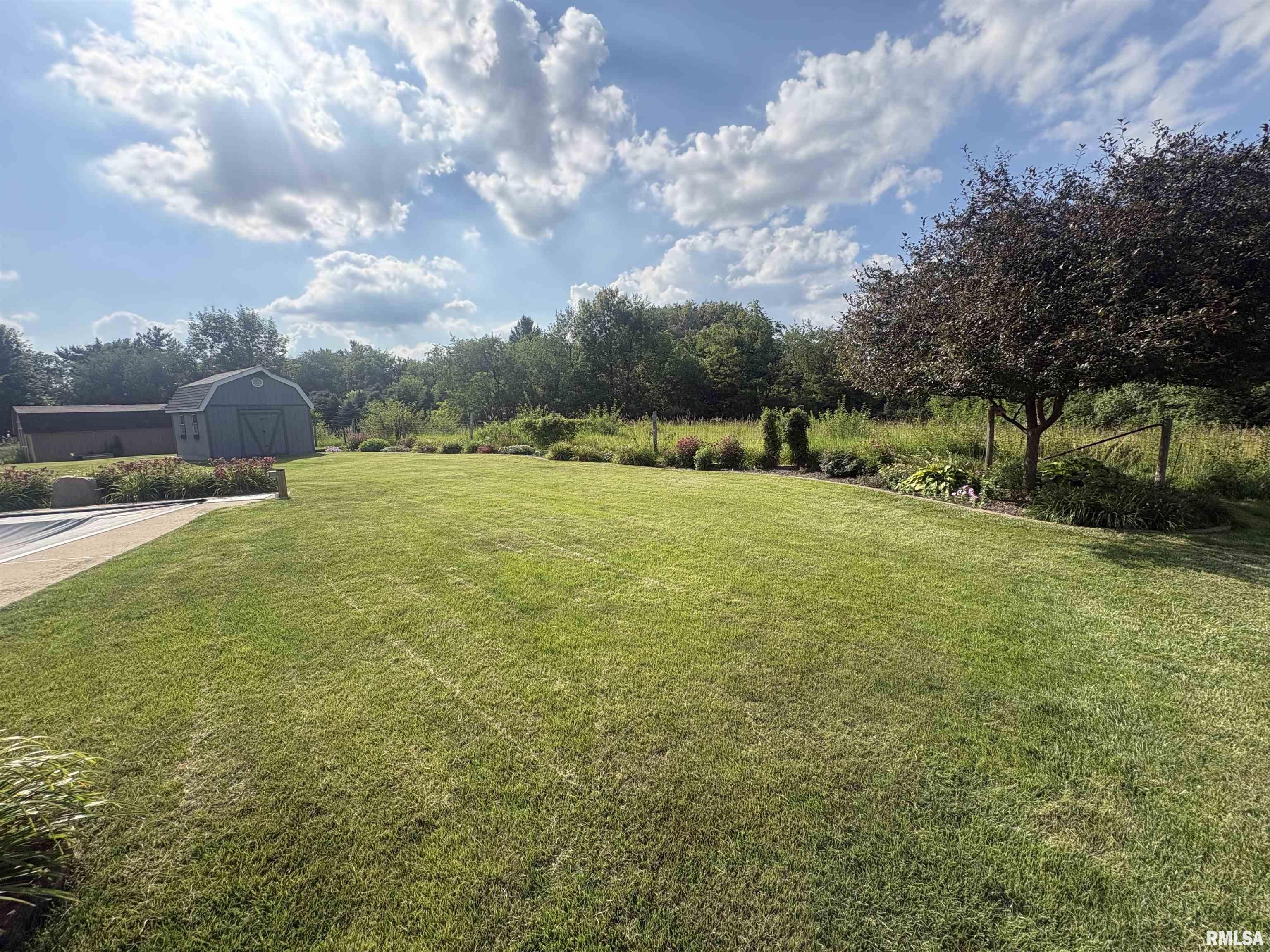 4237 Sheridan Road Pekin, IL 61554 - Photo 4 of 7