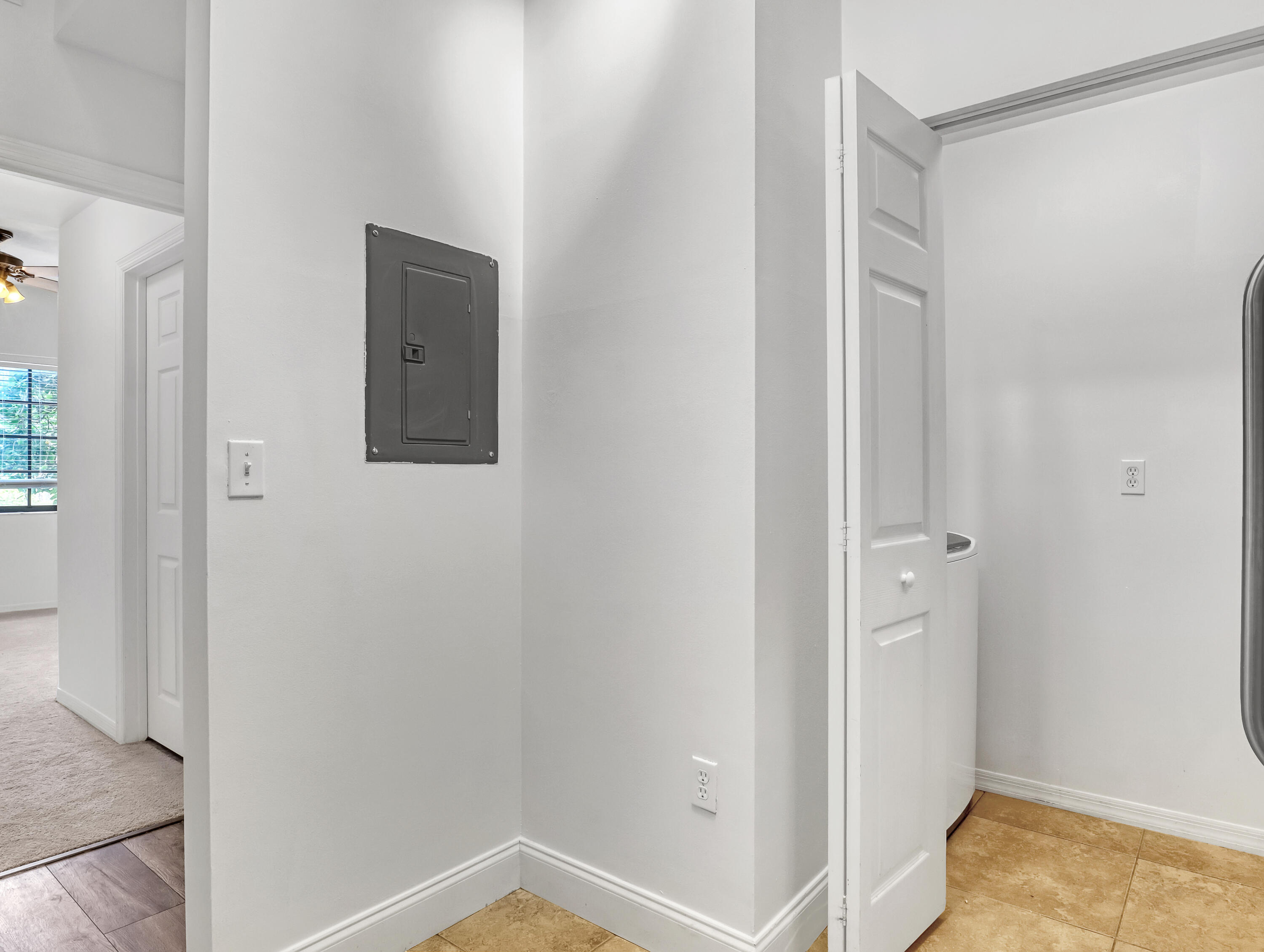 4903 Midtown Lane, Unit 3114 Palm Beach Gardens, FL 33418 - Photo 17 of 49 Laundry room