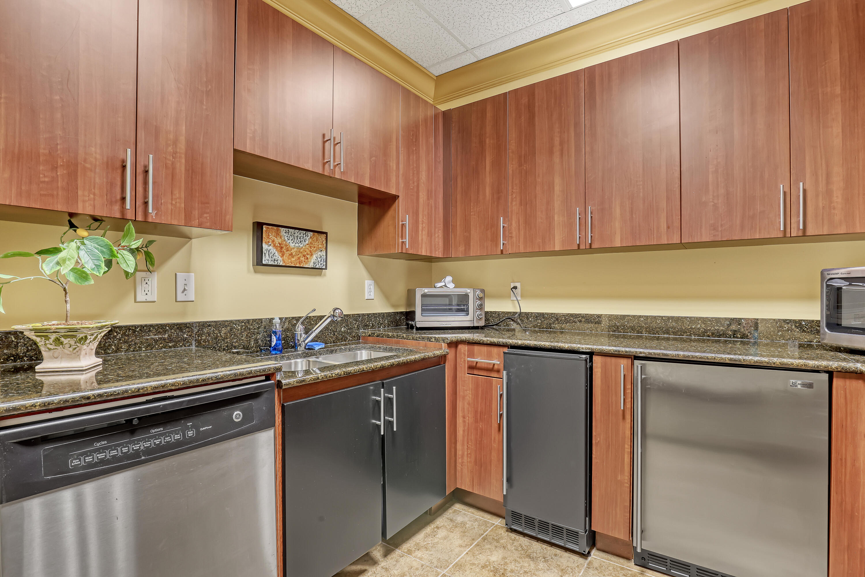 4903 Midtown Lane, Unit 3114 Palm Beach Gardens, FL 33418 - Photo 39 of 49 Clubhouse Kitchen