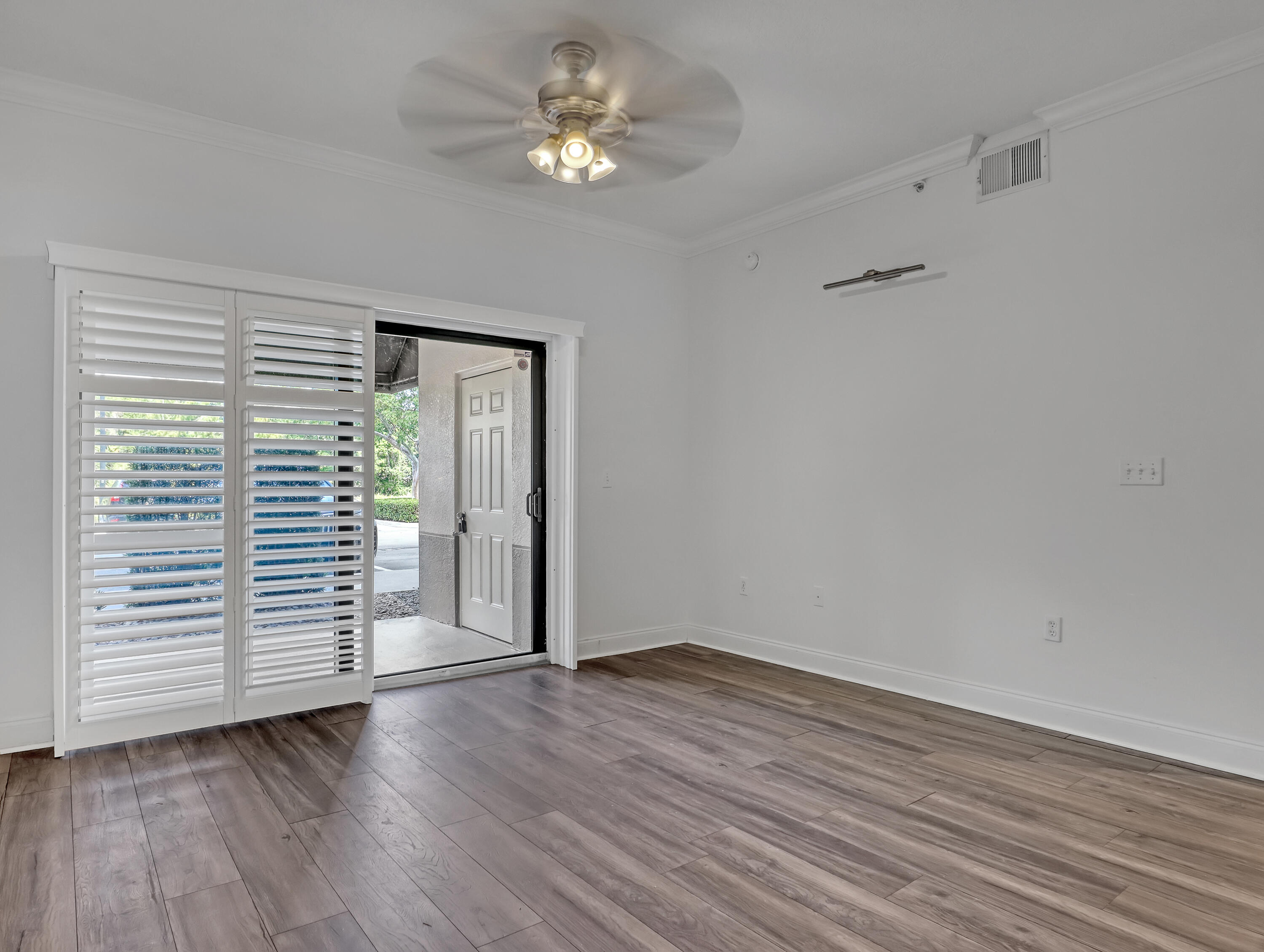 4903 Midtown Lane, Unit 3114 Palm Beach Gardens, FL 33418 - Photo 8 of 49 Living room