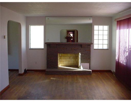 2412 Rochester Road Franklin Park, PA 15143 - Photo 3 of 11 Living Room.