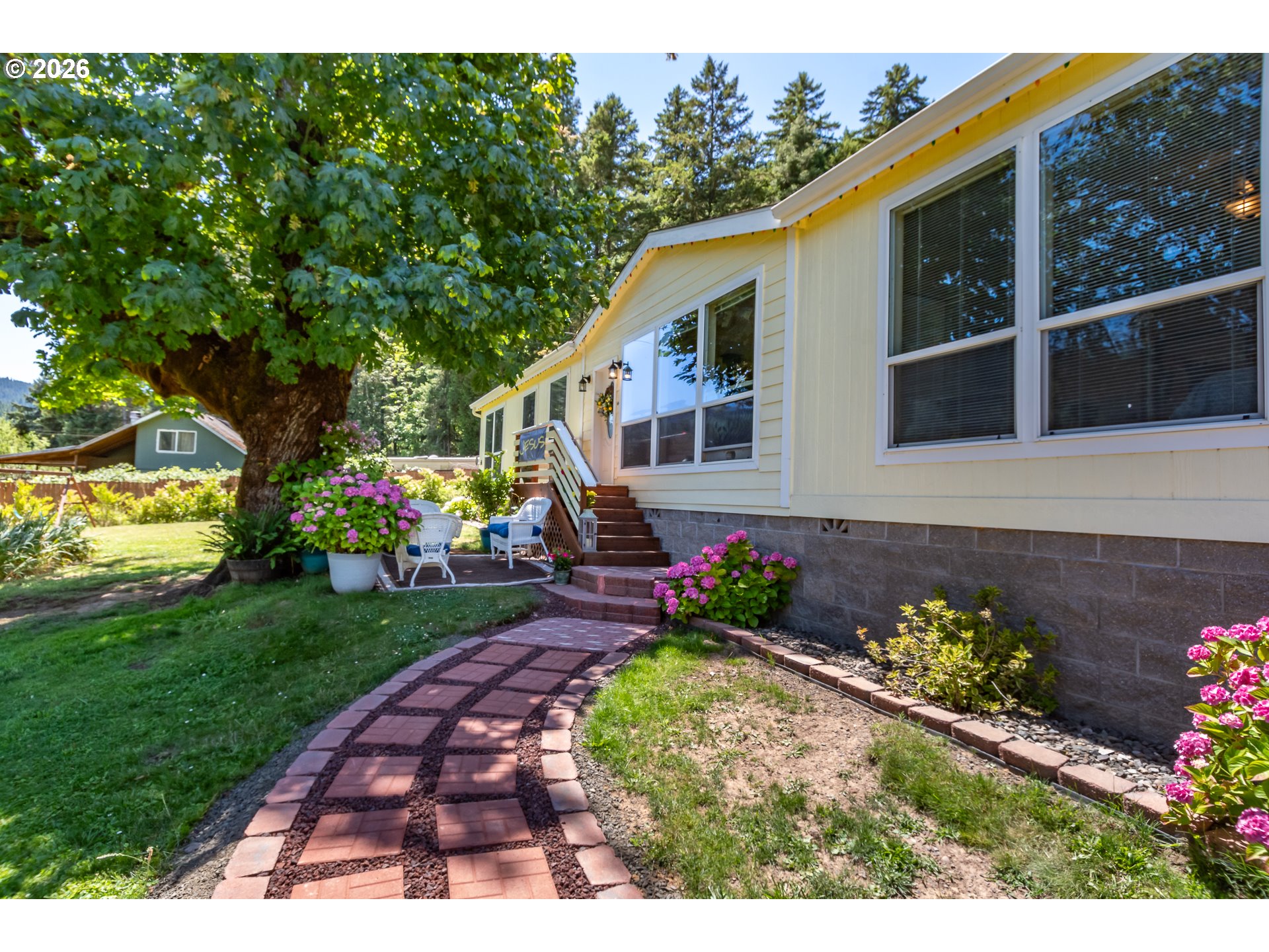 5833 Hubbard Creek Road Umpqua, OR 97486 - Photo 2 of 48 Patio