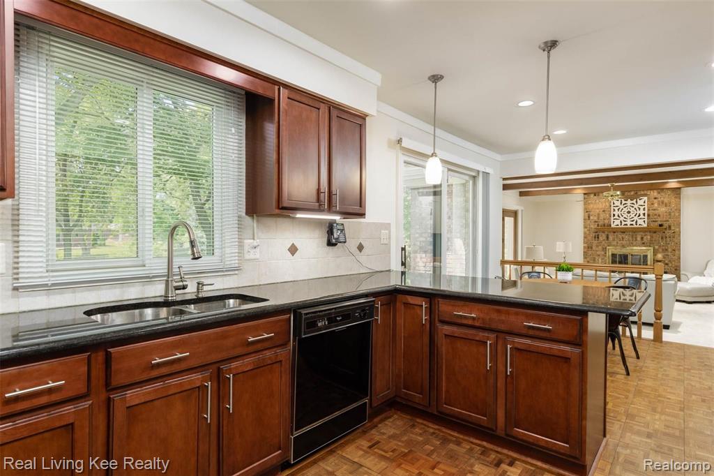 359 Fordcroft Drive Rochester Hills, MI 48309 - Photo 11 of 29