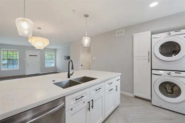 $1,950 | 9015 Gaylord Drive, Unit 62, Houston, TX 77024