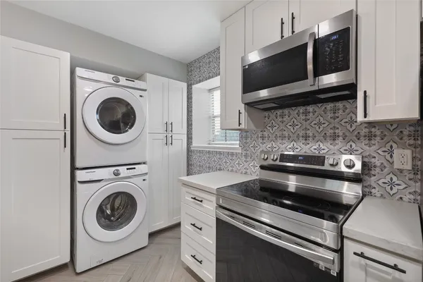 $1,950 | 9015 Gaylord Drive, Unit 62, Houston, TX 77024