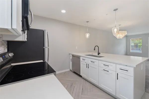 $1,950 | 9015 Gaylord Drive, Unit 62, Houston, TX 77024