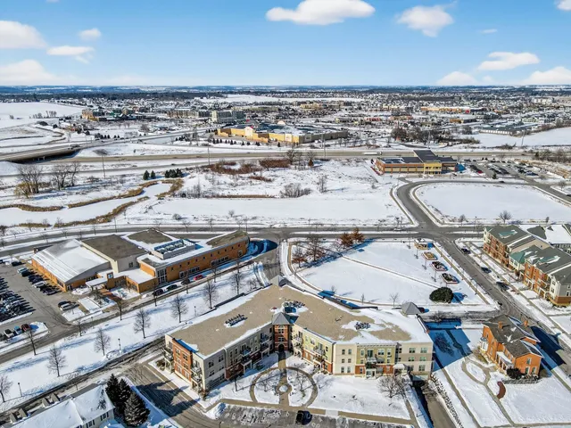 $179,900 | 2581 Smith's Crossing, Unit 312, Sun Prairie, WI 53590