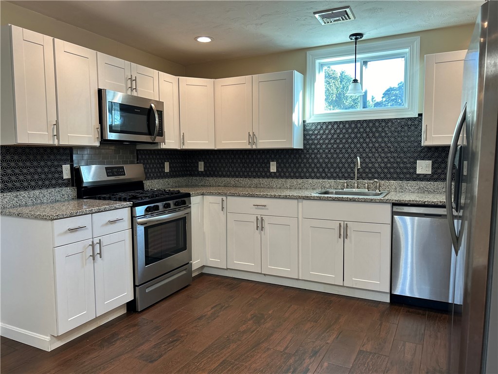 1689 Diamond Hill Road Cumberland, RI 02864 - Photo 7 of 17