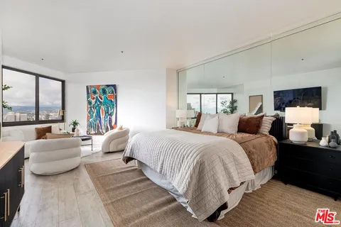 $1,550,000 | 10560 Wilshire Boulevard, Unit 1703, Los Angeles, CA 90024