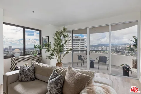 $1,550,000 | 10560 Wilshire Boulevard, Unit 1703, Los Angeles, CA 90024