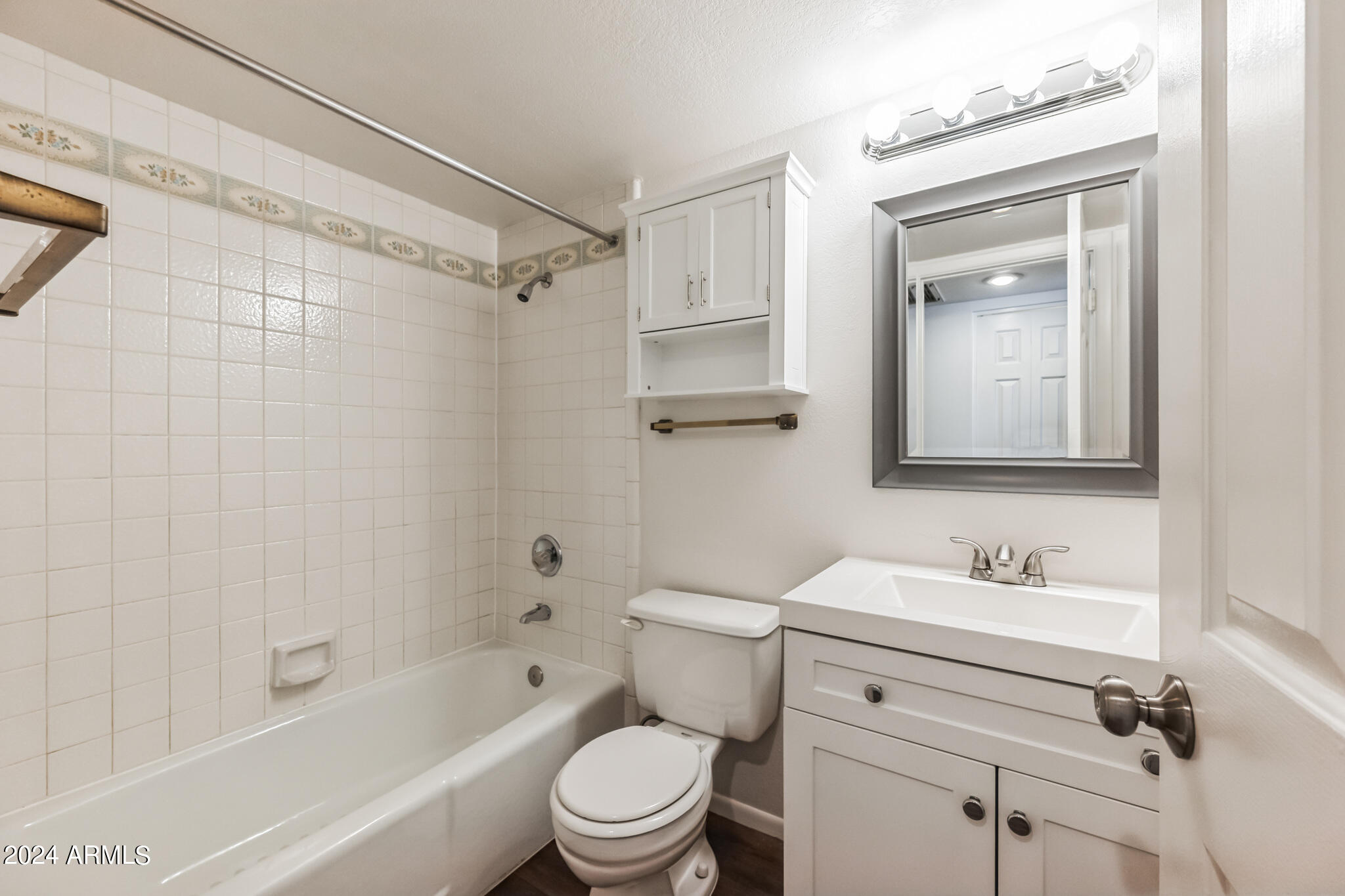 17 East Ruth Avenue, Unit 301 Phoenix, AZ 85020 - Photo 11 of 16 bathroom 2