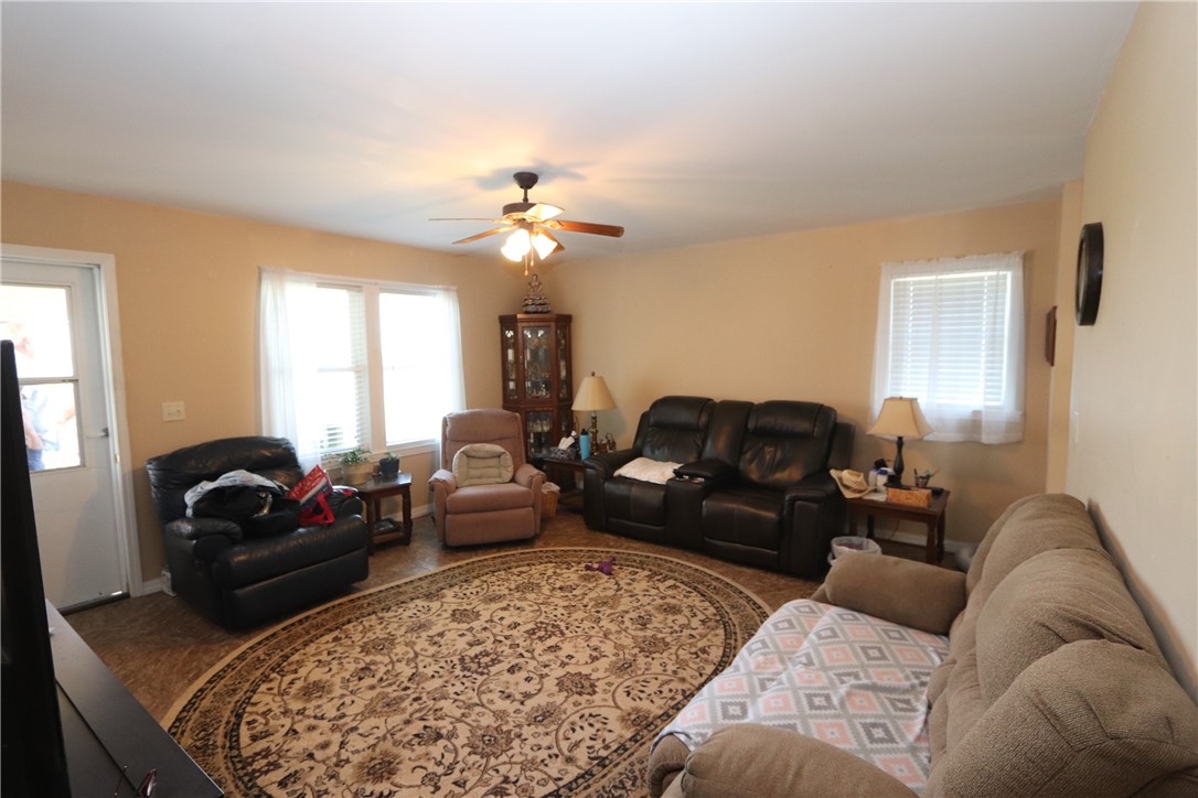 2426 Highway 32 Lovington, IL 61937 - Photo 3 of 23