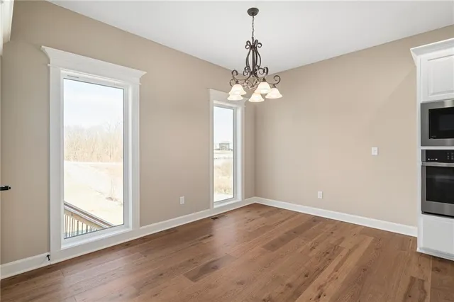 $600,040 | 7012 Northeast 102nd Court, Kansas City, MO 64156