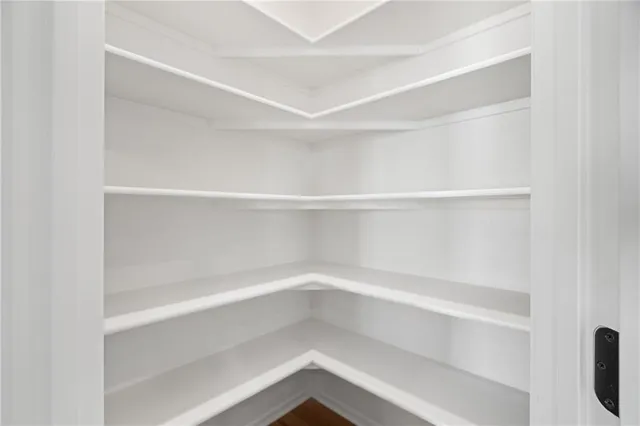 $600,040 | 7012 Northeast 102nd Court, Kansas City, MO 64156