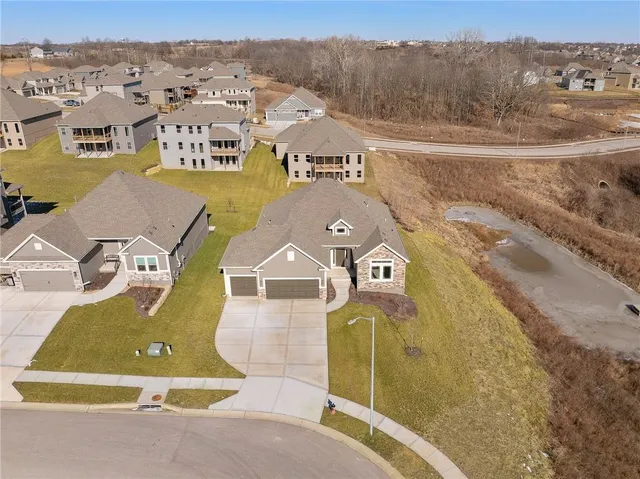 $600,040 | 7012 Northeast 102nd Court, Kansas City, MO 64156