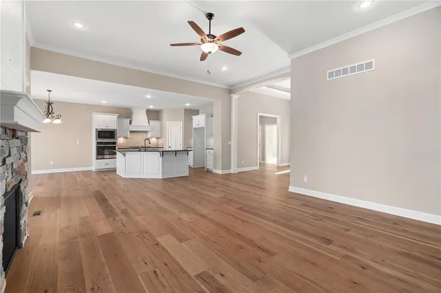 $600,040 | 7012 Northeast 102nd Court, Kansas City, MO 64156