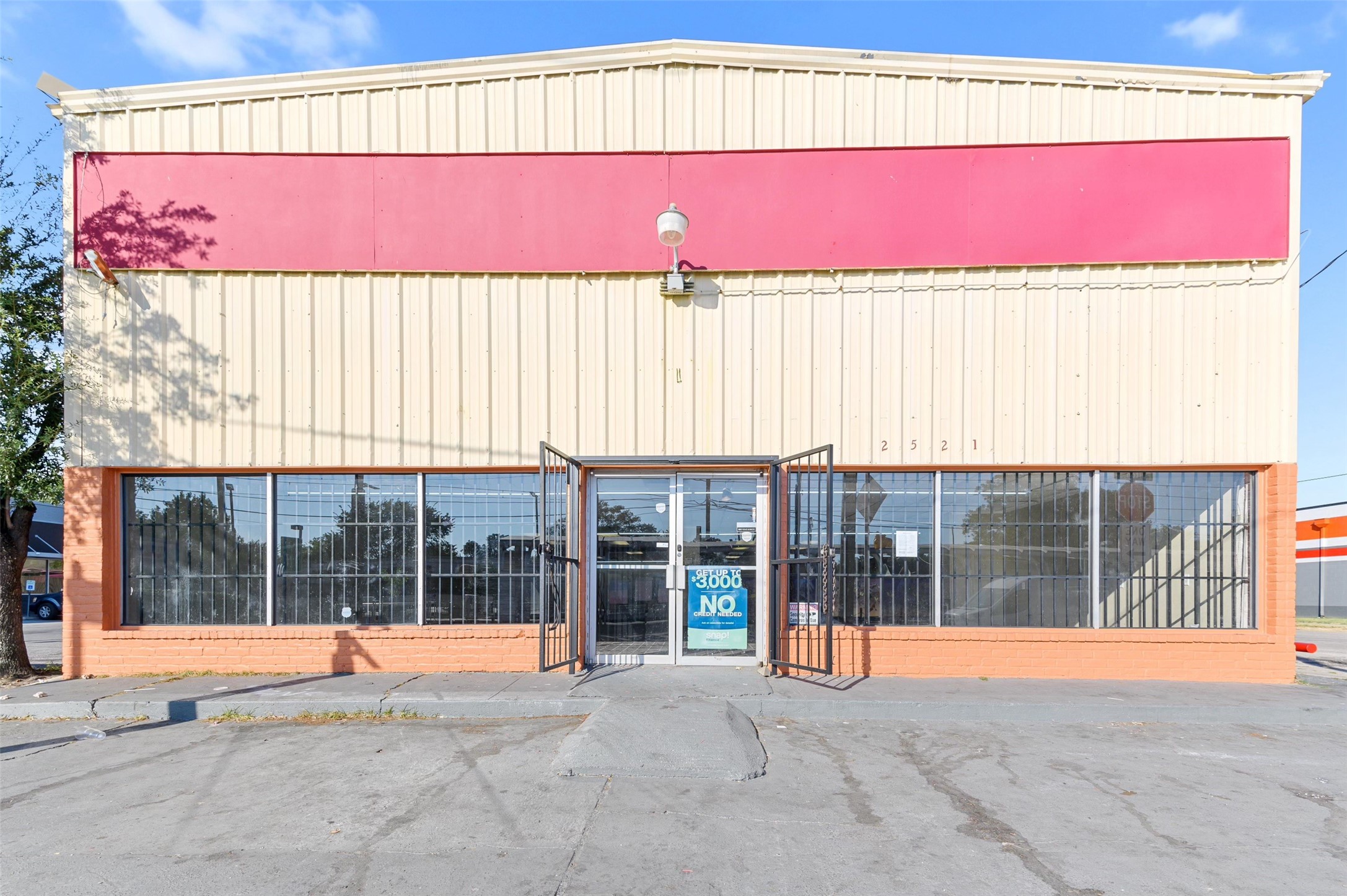 2521 Fulton Street Houston, TX 77009 - Photo 1 of 9