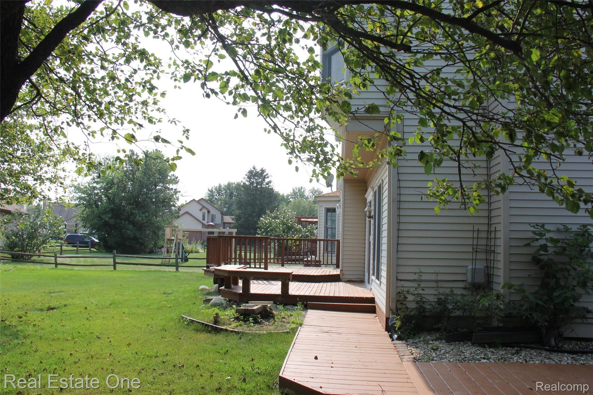 44777 Saltz Road Canton, MI 48187 - Photo 4 of 65 IMG_4724.JPG