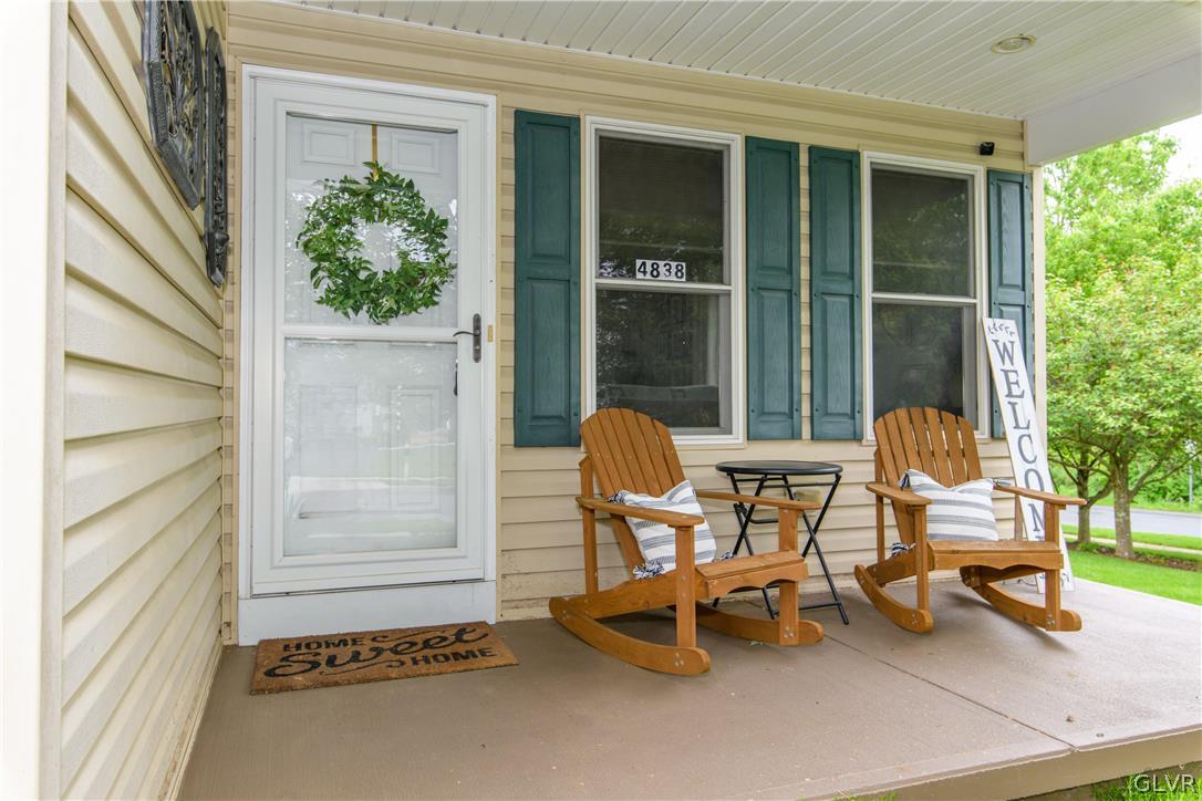4838 Yorkshire Road Walnutport, PA 18088 - Photo 3 of 33 Gallery Image 3