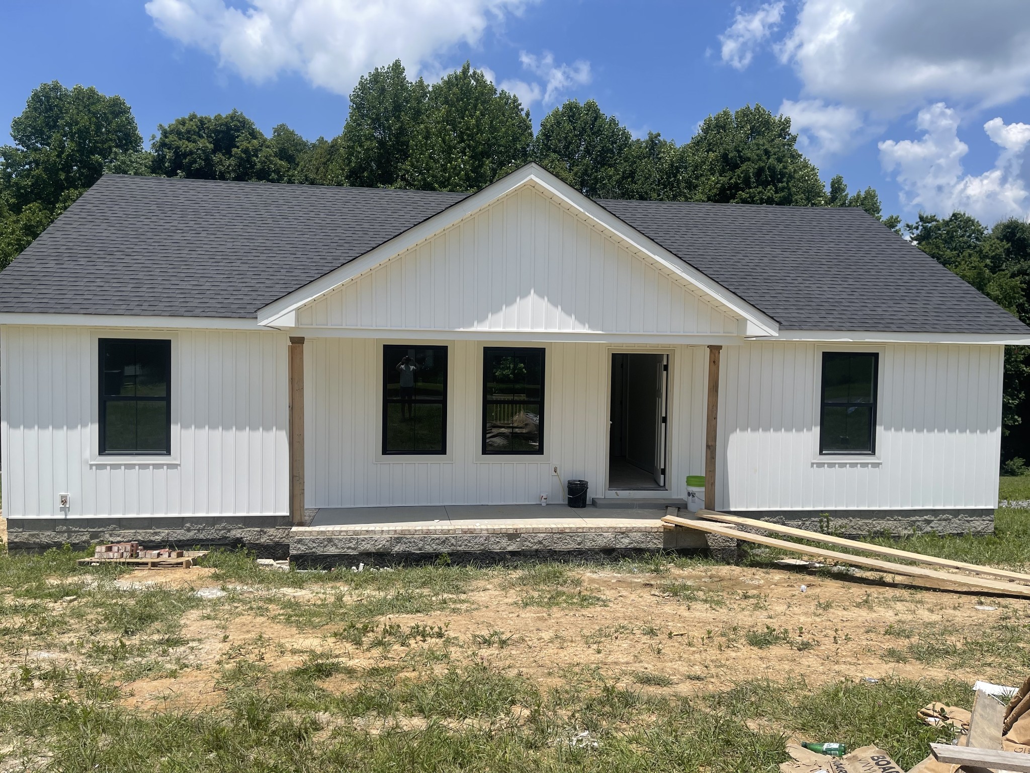 2854 Highland Road Red Boiling Springs, TN 37150 - Photo 1 of 6 a house with trees in the background