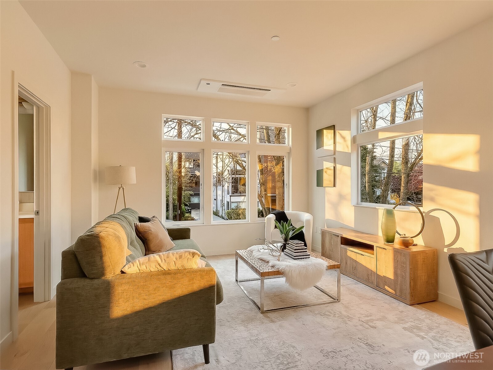 1410 North 47th Street, Unit A Seattle, WA 98103 - Photo 4 of 40