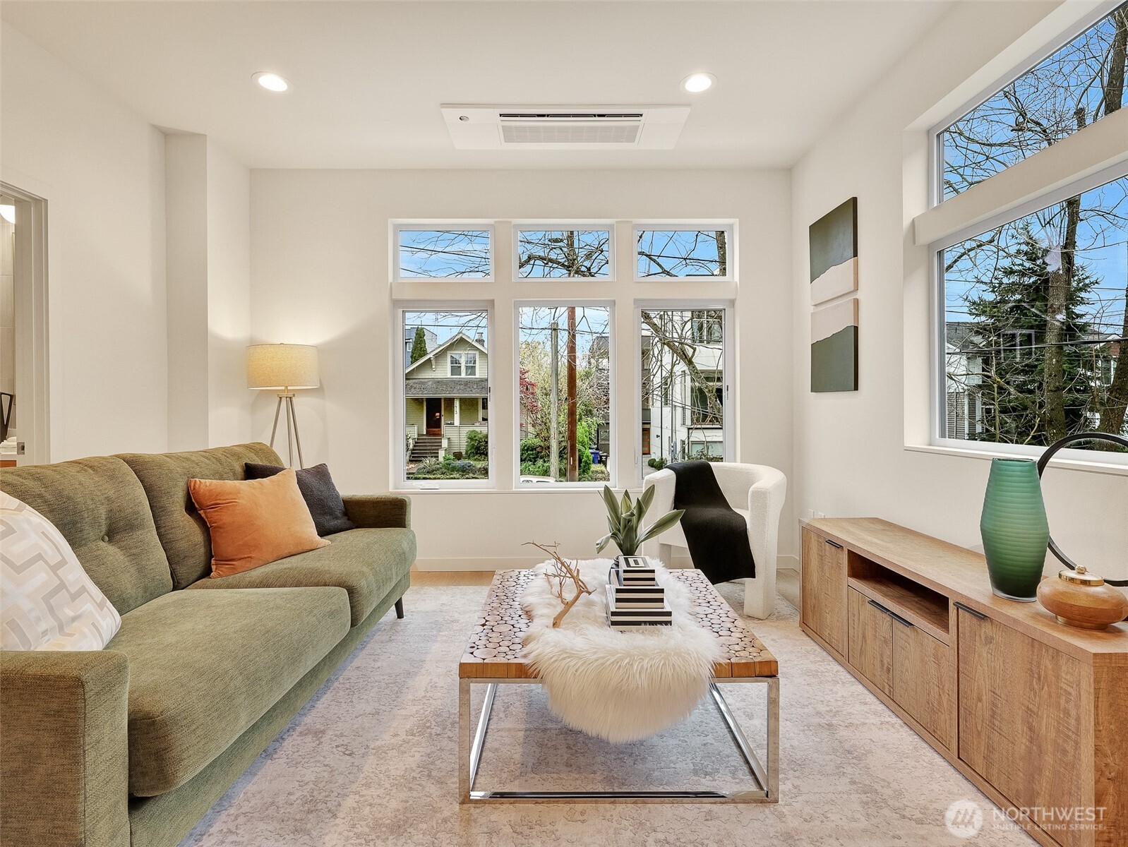 1410 North 47th Street, Unit A Seattle, WA 98103 - Photo 7 of 40