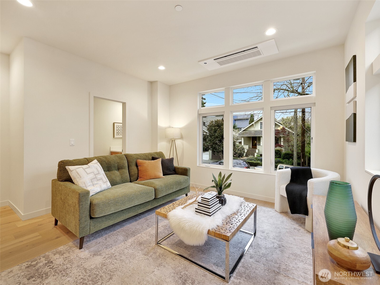 1410 North 47th Street, Unit A Seattle, WA 98103 - Photo 8 of 40