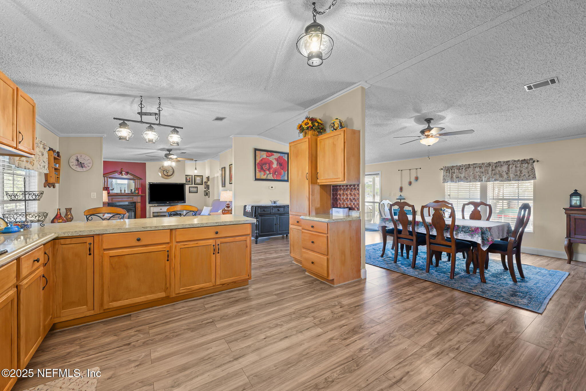 281 Stokes Landing Road Palatka, FL 32177 - Photo 19 of 42 Kitchen/Dining