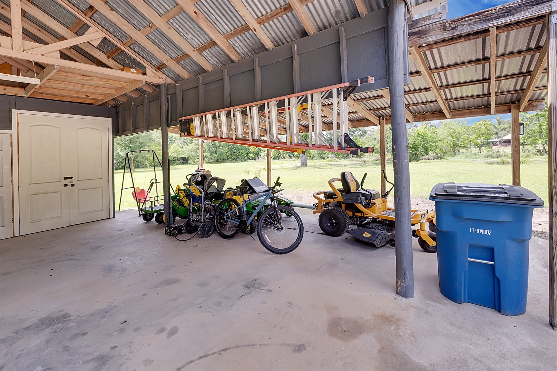10792 Stidham Road Conroe, TX 77302 - Photo 32 of 48 Lots of space for toys and vehicles...